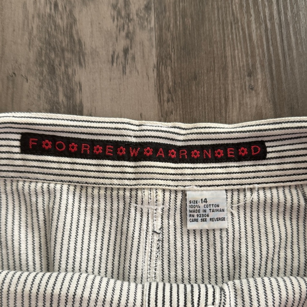 Vintage Y2K Grunge Stripped A-Line Skirt with Button Detail - Picture 2 of 6